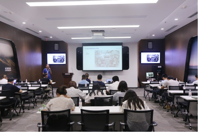 ezweb股份亮相2025长安汽车前瞻技术交流会